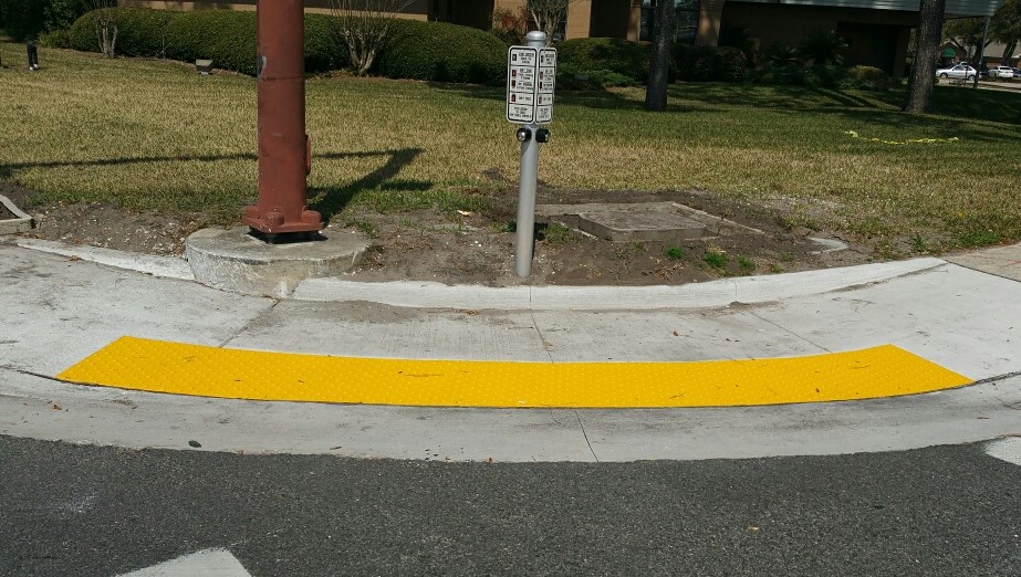 detectable warnings