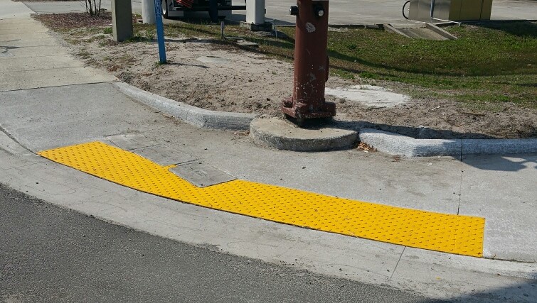 detectable warnings