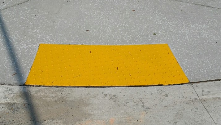 detectable warnings