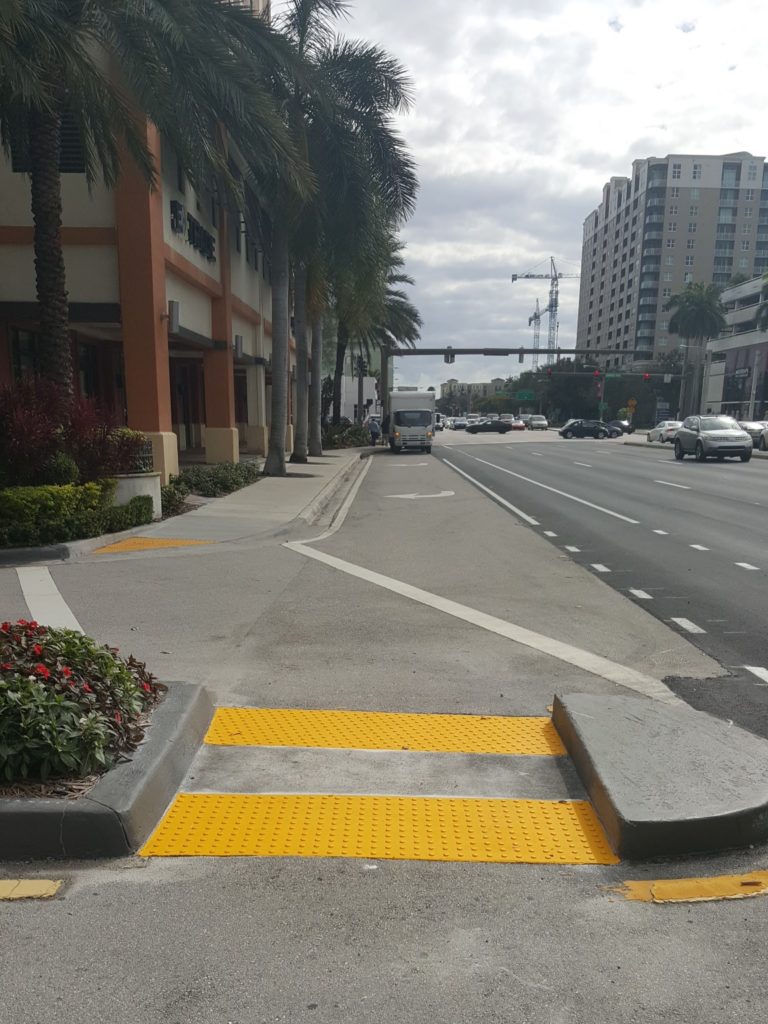 detectable warnings