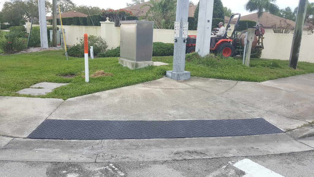 detectable warnings