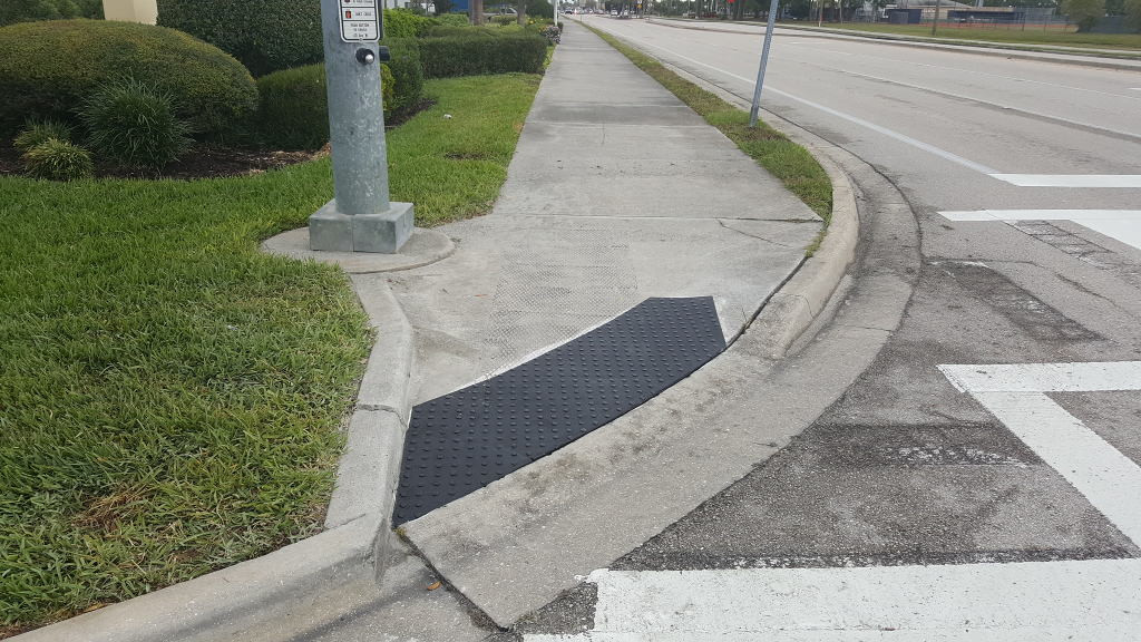 detectable warnings