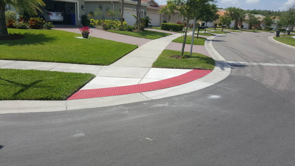 detectable warnings